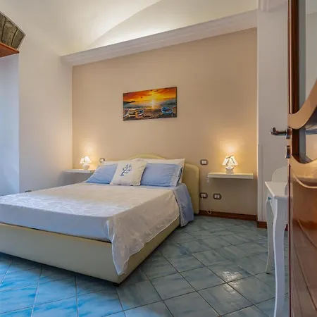 Aquamarine Apartment *